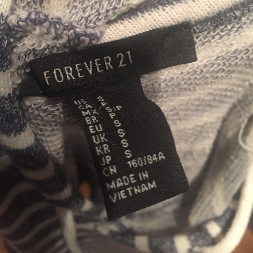 Sweatshirt - Picture 3 of 3