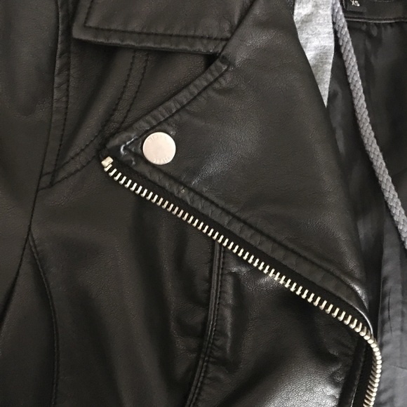 Black Rivet XS leather jacket - removable hood - Picture 3 of 4
