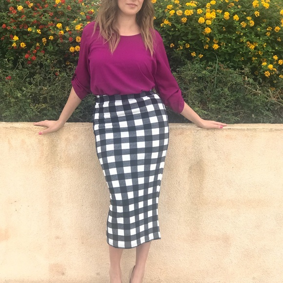 ✨LAST ONE ✨ LARGE PLAID MIDI SKIRT - Picture 2 of 5