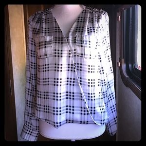 White House Black Market top. Size 4