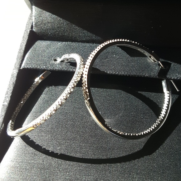10k white diamonds hoops. Front/back - Picture 3 of 8