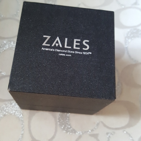 10k white diamonds hoops. Front/back - Picture 6 of 8