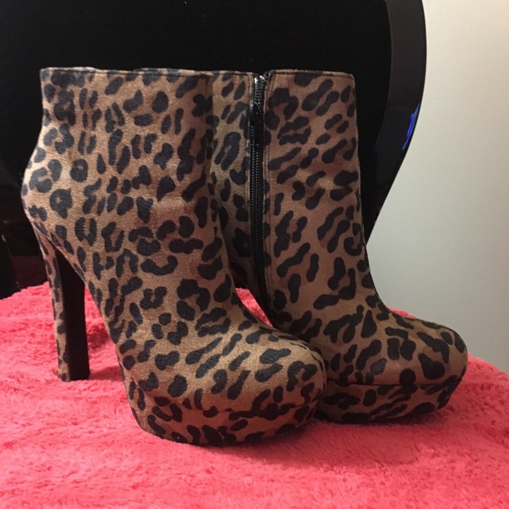 Ladies boots