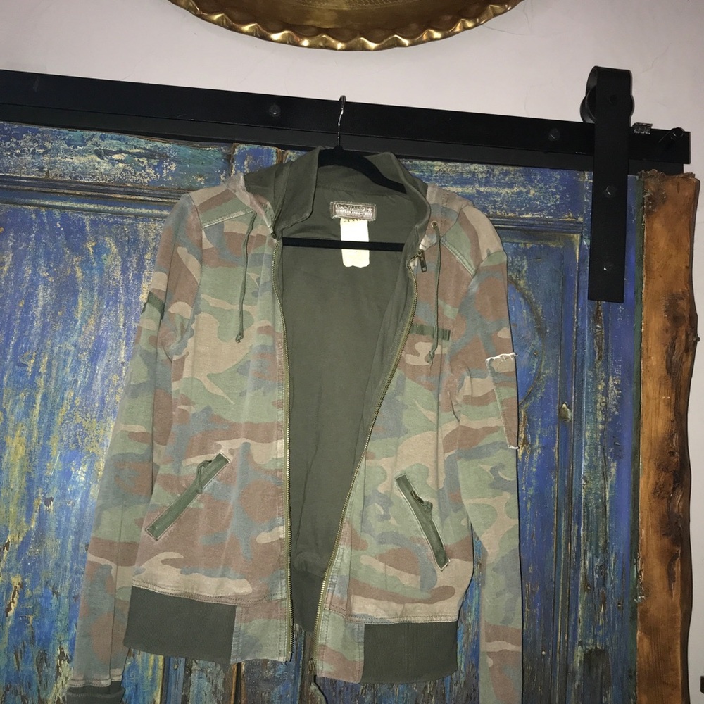 DA-NANG camo sweatshirt feel jacket. Sz M