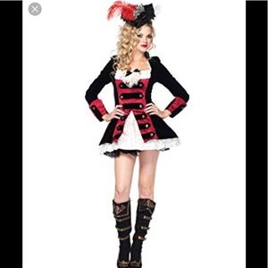 Leg avenue pirate costume