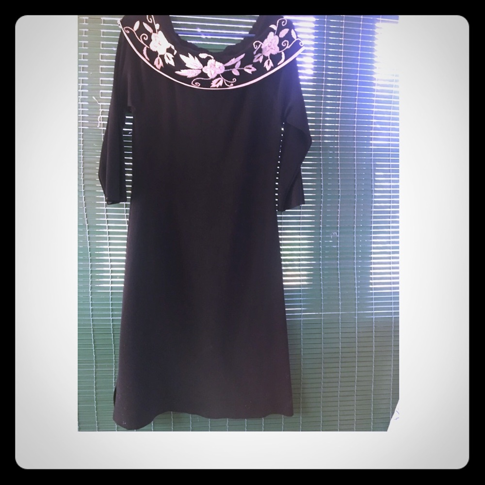 BCBG MaxAzria   BLack and white soft  knit dress