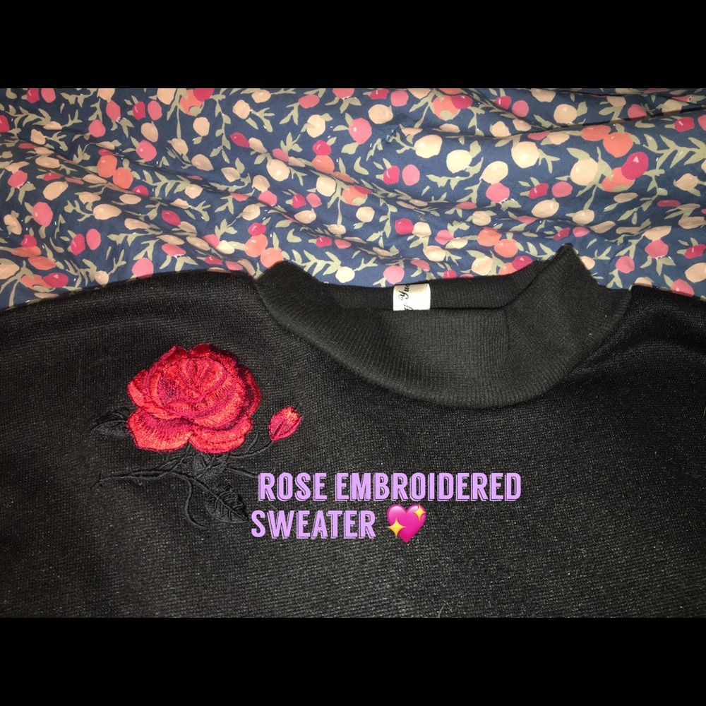 Rose embroidered sweater💖