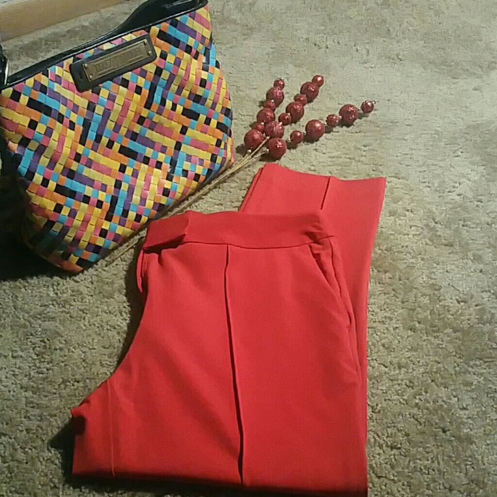 Worthington "RUBY RED" Cropped Pants