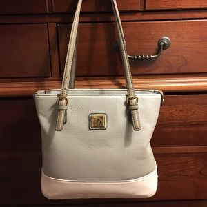 PRICE DROP ⬇️Anne Klein grey n white shoulder bag