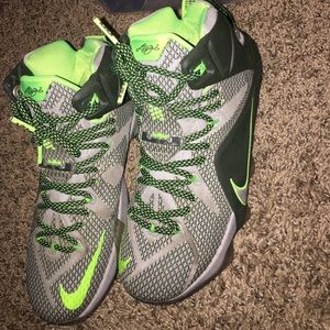 Unisex shoes men’s 7.5 women 9.5