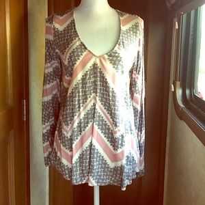 EUC size S Rayon tunic with gathered sleeves.