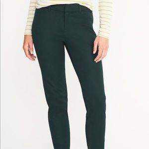 Mid-Rise pixie olive pants 👖