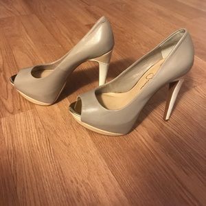 Jessica Simpson heels