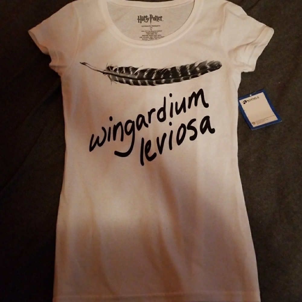 Harry Potter "wingardium leviosa" t-shirt *juniors