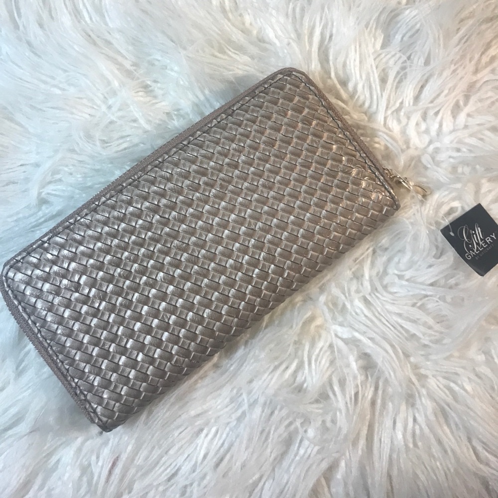 Weaved wallet