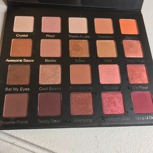 Violet Voss Holy Grail Palette