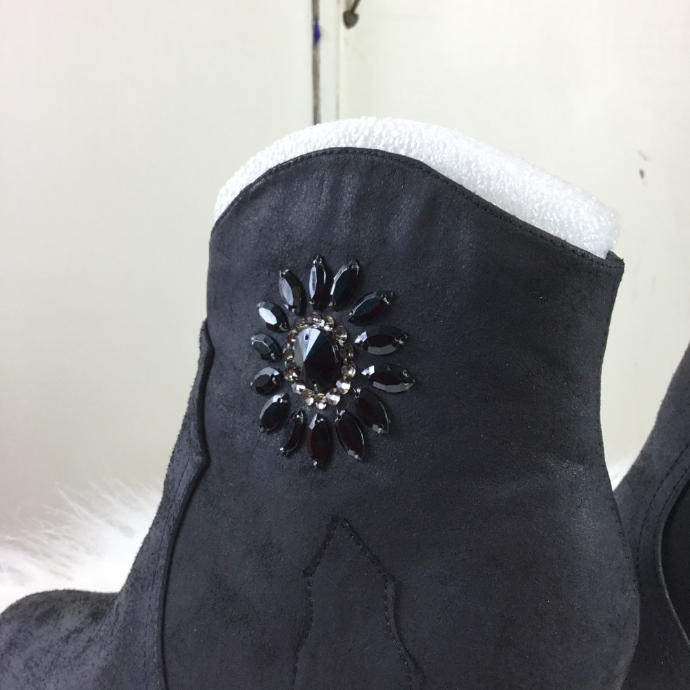 NWT Embellished Gray Bootie - Picture 5 of 8