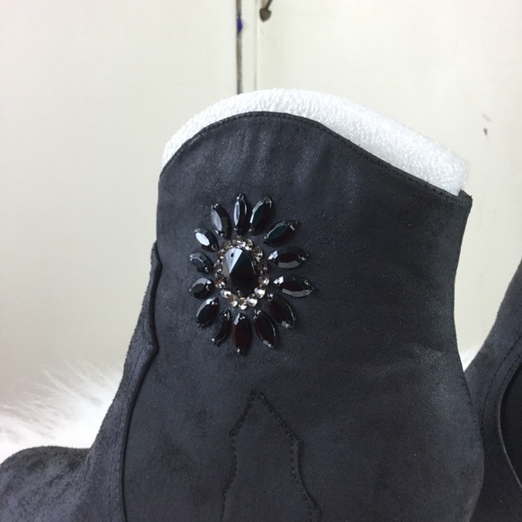 NWT Embellished Gray Bootie - Picture 5 of 8