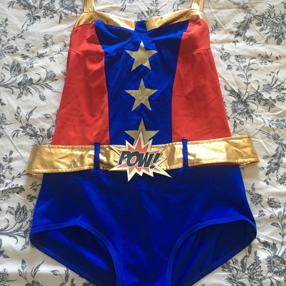 Cute woman's costume. - Picture 4 of 5