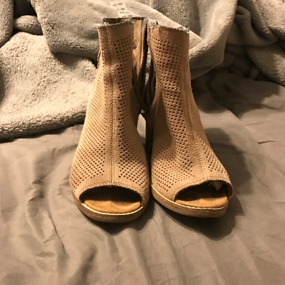 Toms wedges