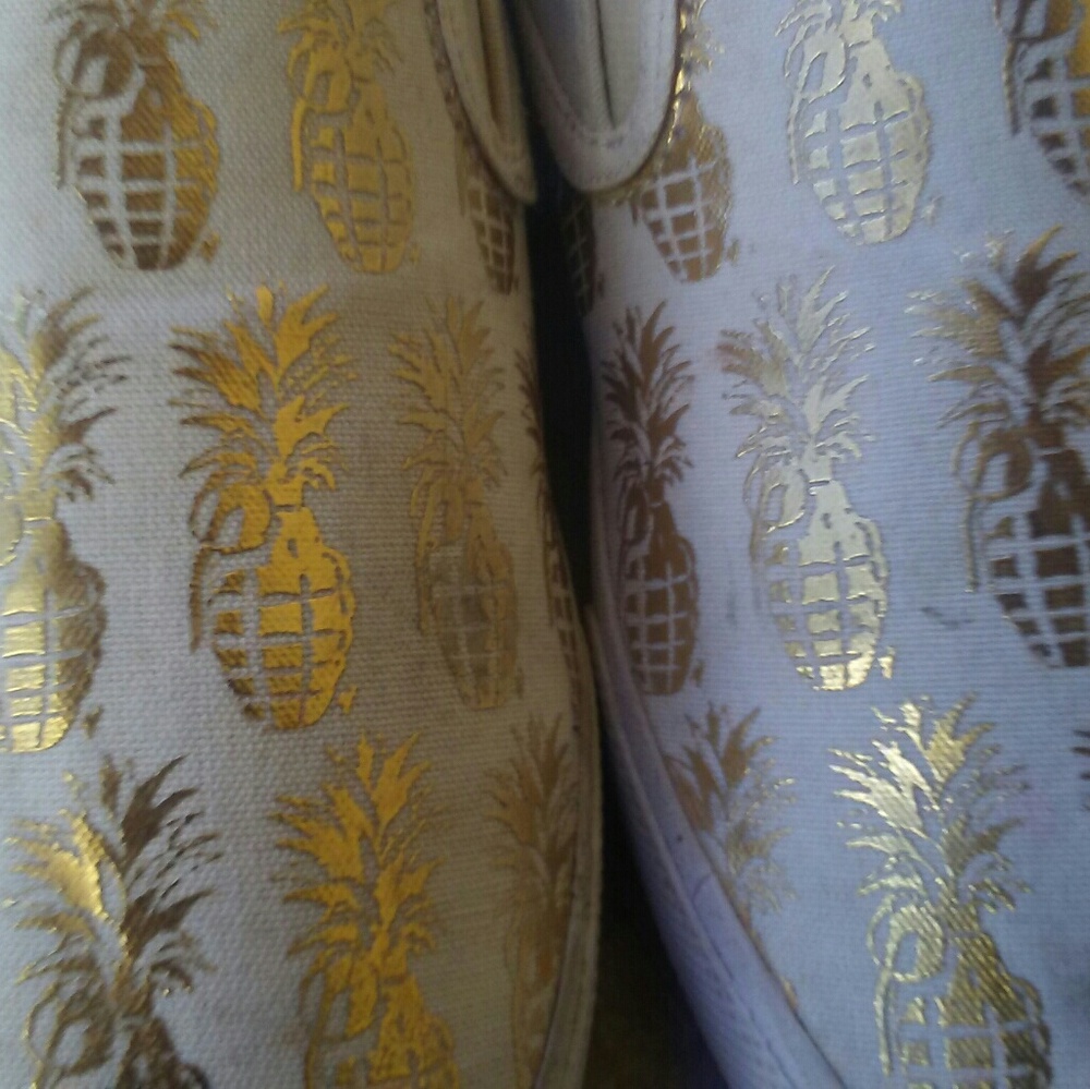 SOLD! Bucketfeet Pineapple Slip-Ons - Picture 4 of 4