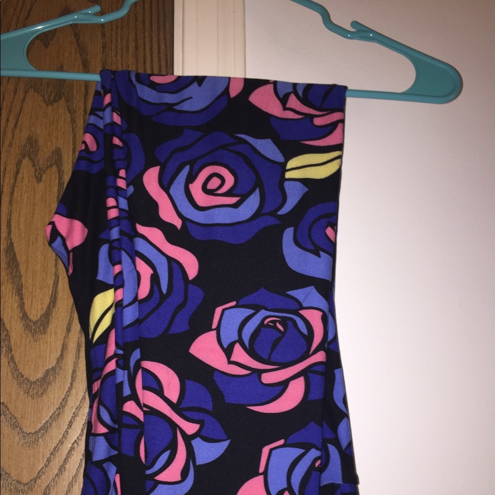 LuLaRoe tall curvy Disney Rose leggings