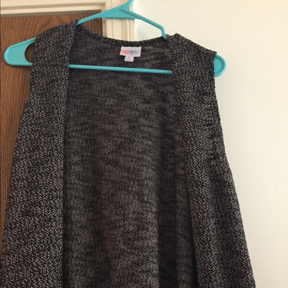 LuLaRoe Med. Joy **MOVING SALE FINAL DISCOUNT**