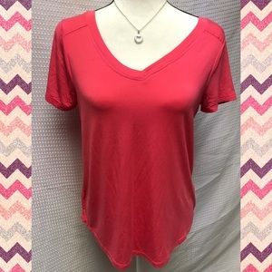 NWT Women's Cable & Guage V-neck Shirt 👚