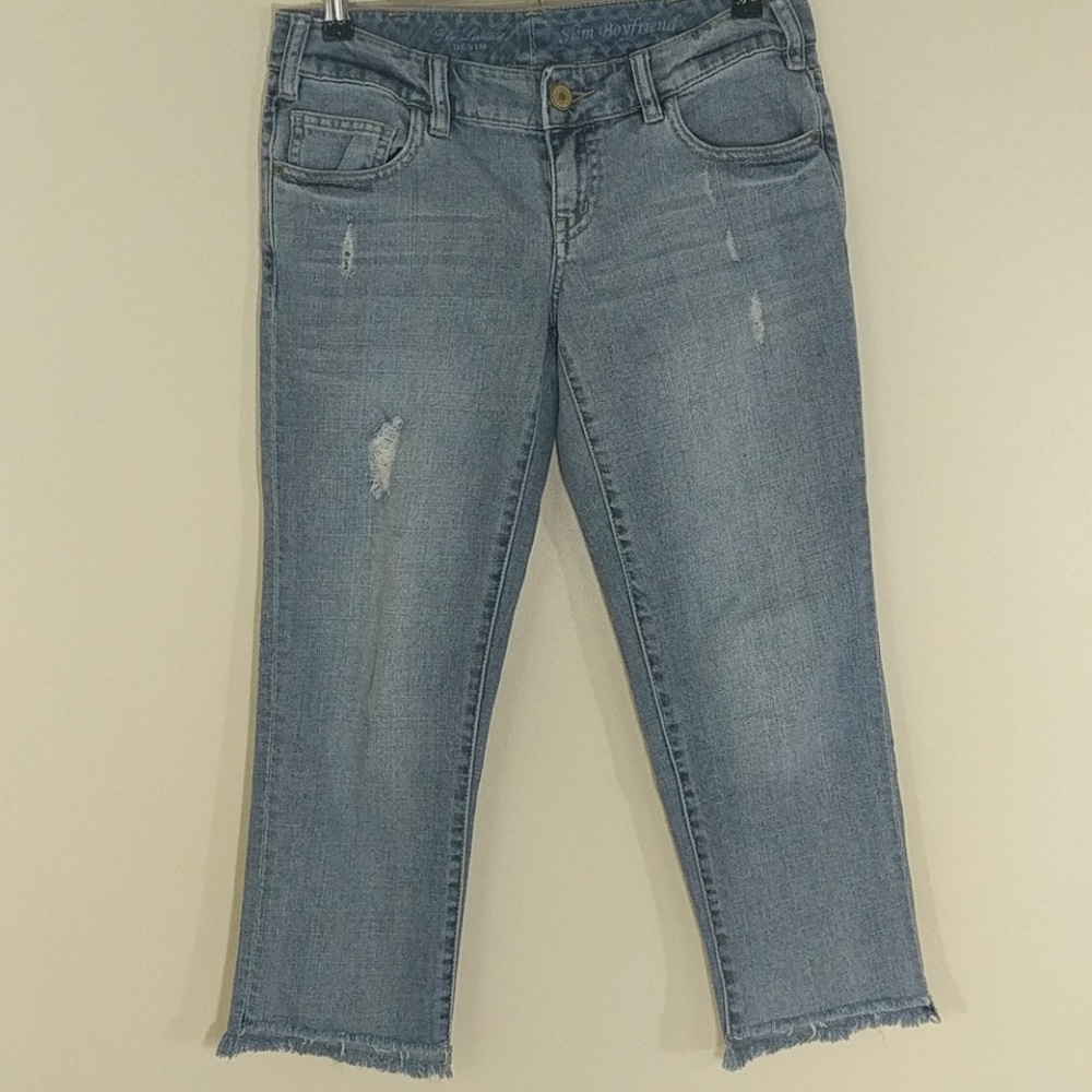Cropped Uneven Frayed Hem Jeans