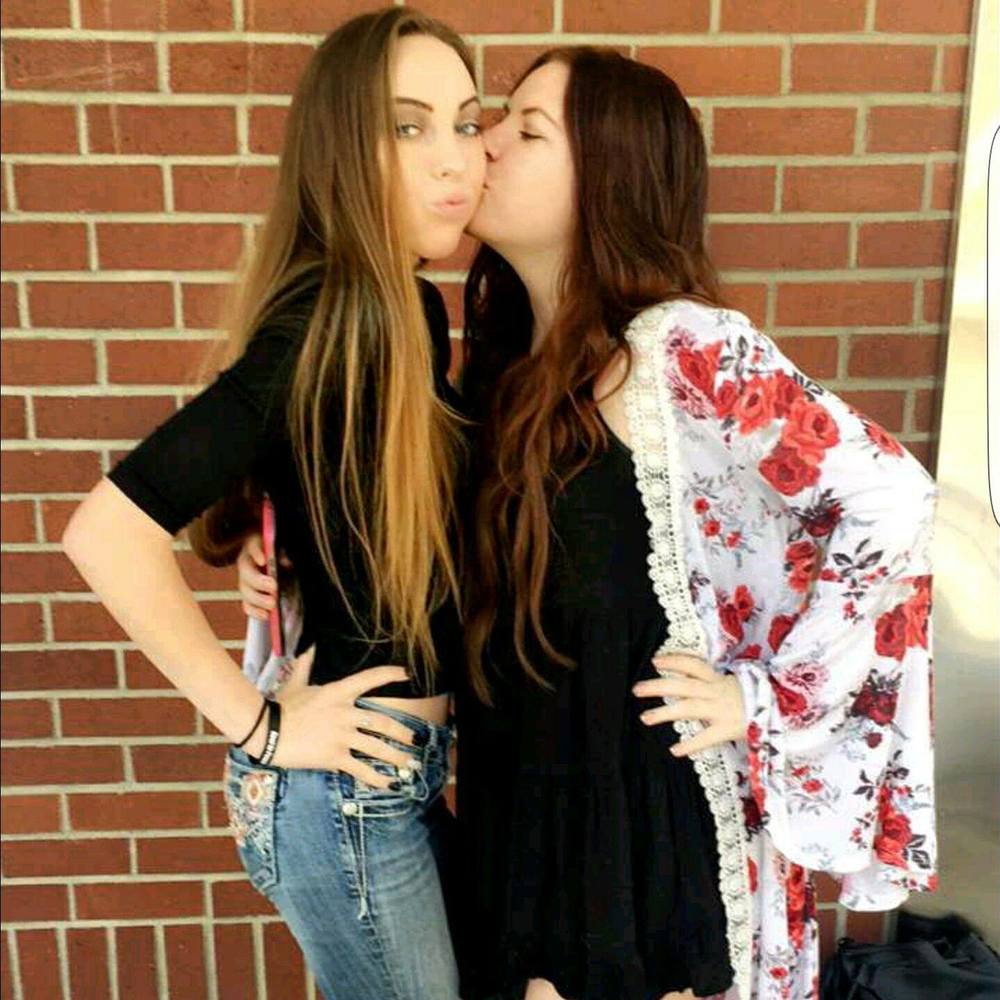 Meet your Posher, Kayla