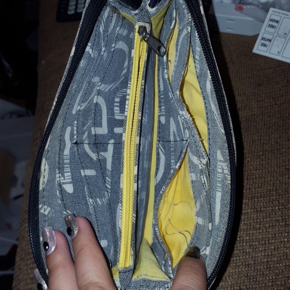 Billabong Distressed Wallet - Picture 3 of 3