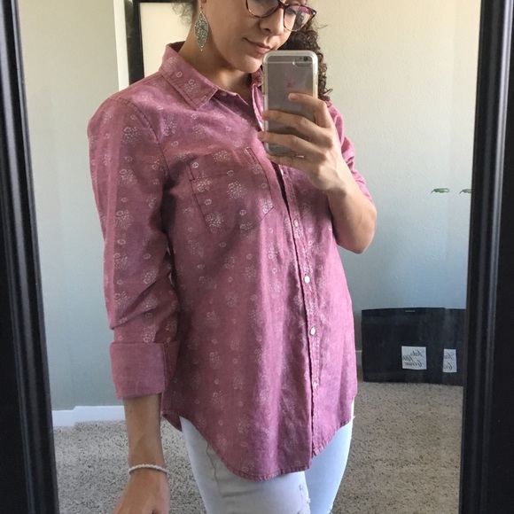Old Navy Classic Patterned Pink Oxford Shirt - Picture 2 of 5