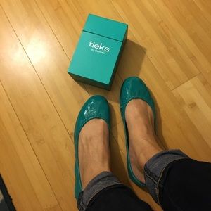 Blue/teal Tieks