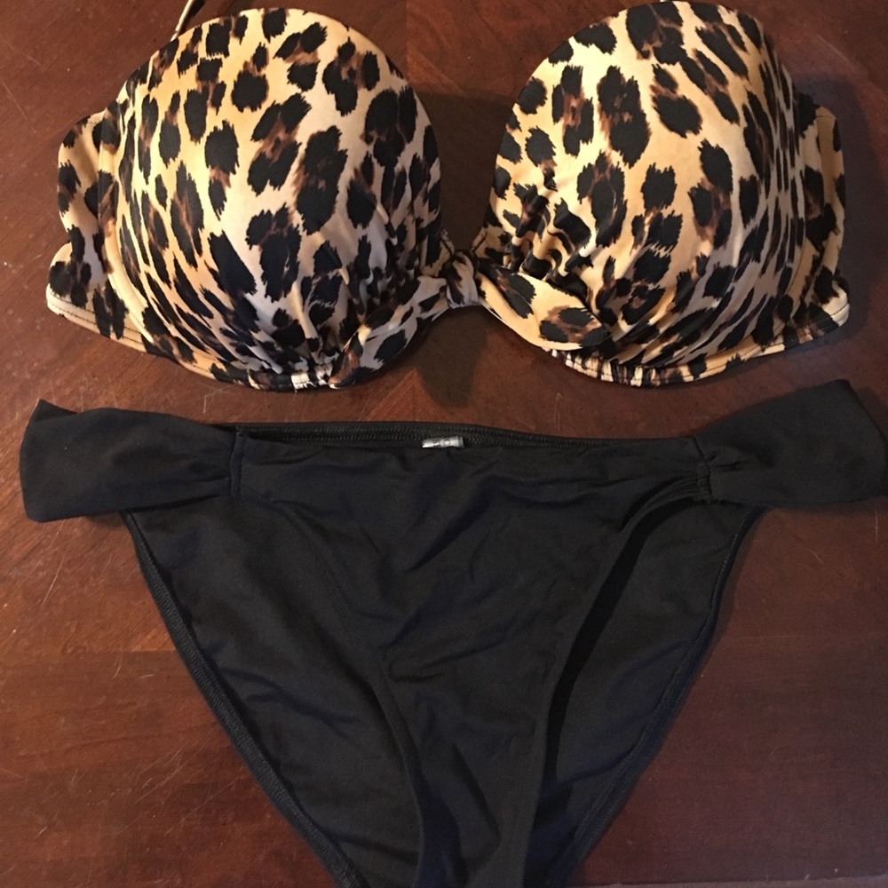 Victoria’s Secret bikini