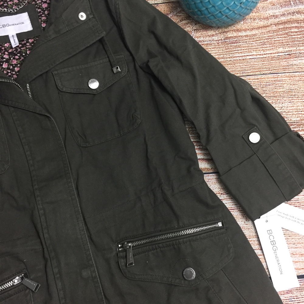 🆕 bcbg • khaki hooded floral jacket - Picture 2 of 8