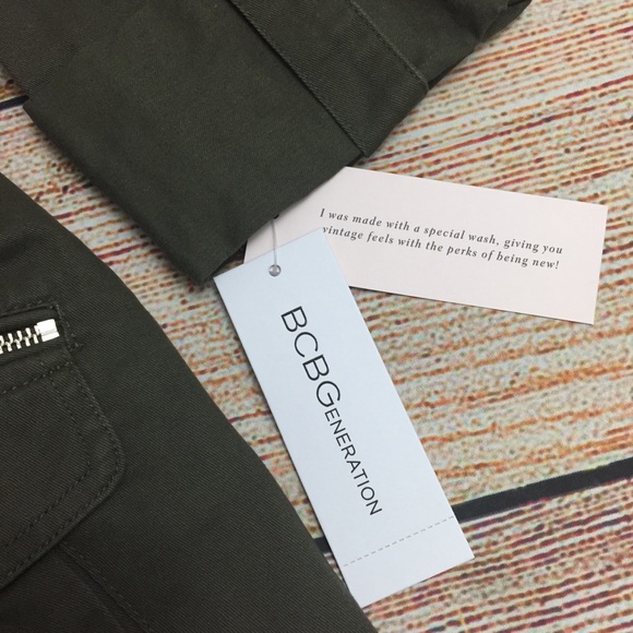 🆕 bcbg • khaki hooded floral jacket - Picture 3 of 8