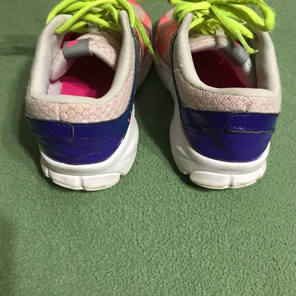 Girls NEW BALANCE Bright Multi-Color Tennis Shoes - Picture 2 of 2