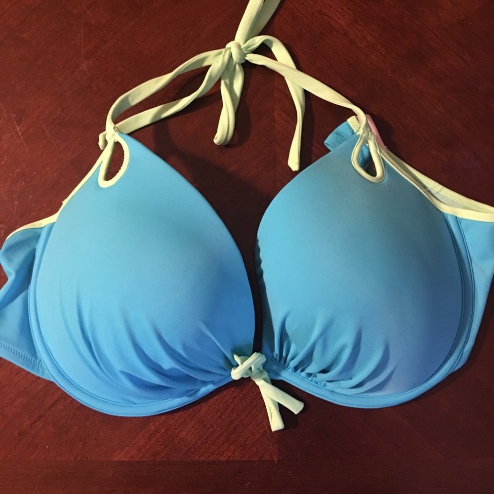 Victoria’s Secret bikini top
