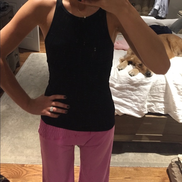 Black Zella athletic stretchy tank - Picture 1 of 2