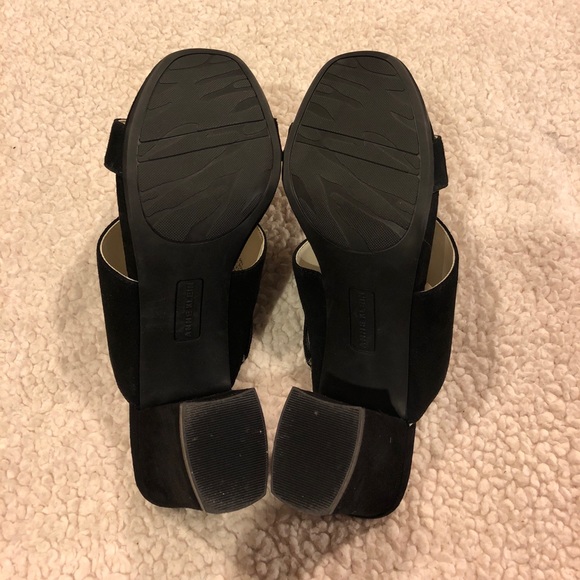 LIKE NEW- Anne Klein Block Heels - Picture 3 of 3