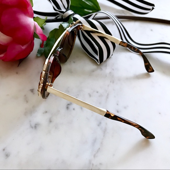 Jeweled Cat Eye Sunglasses - Picture 5 of 6