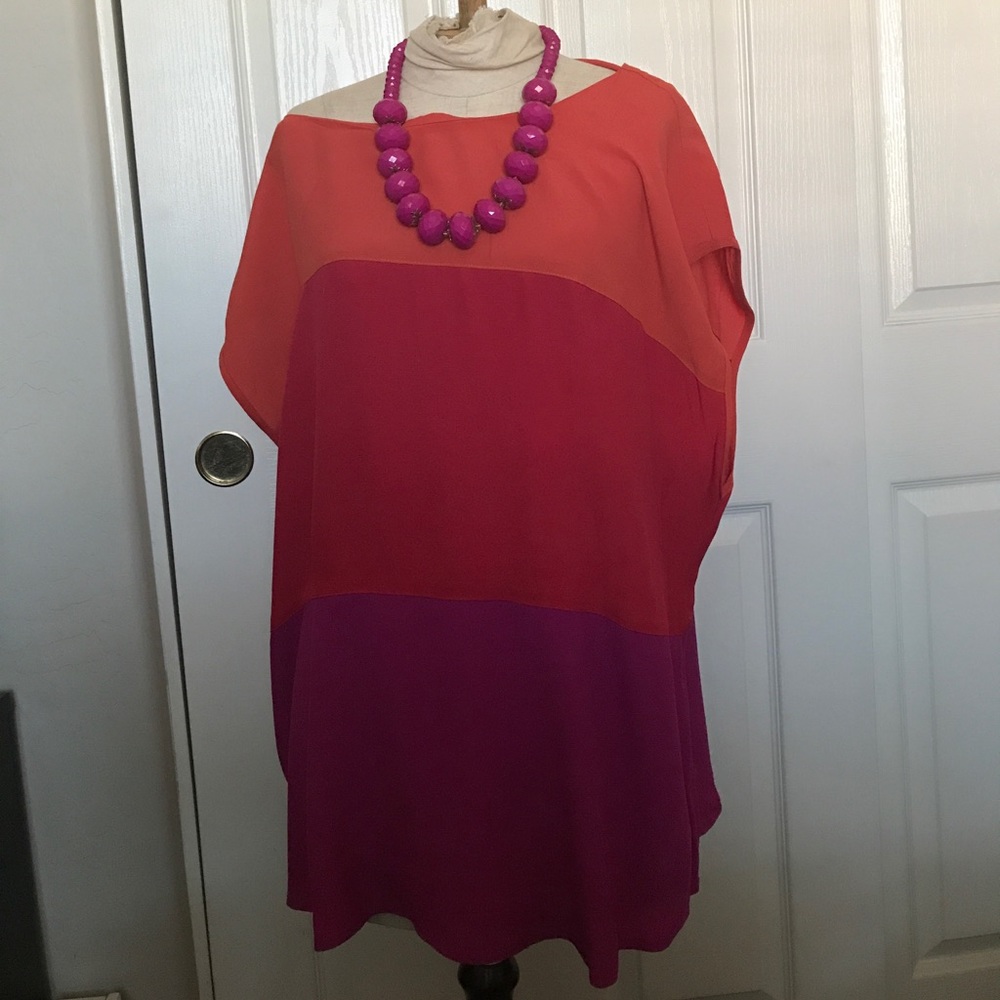 Tri colored Daniel Rainn short sleeve blouse