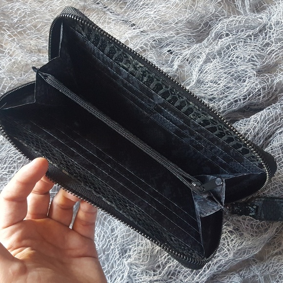 Kenneth Cole Wallet - Picture 3 of 3