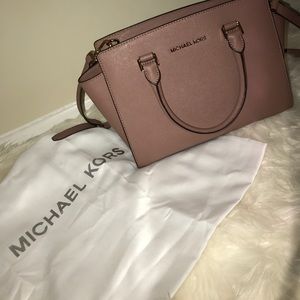MUST GO!❗️Michael Kors Large Selma