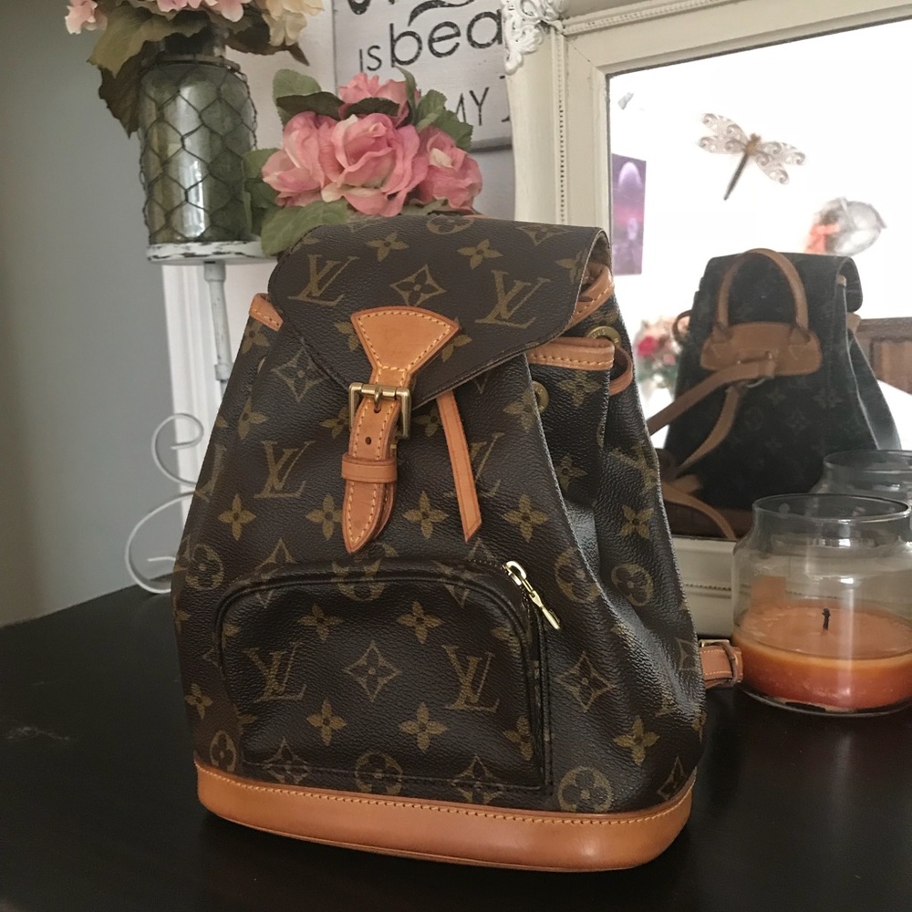 💥SOLD💥 Authentic Louis Vuitton Mini Montsouris
