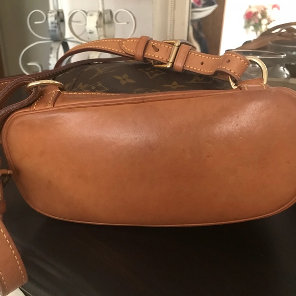 💥SOLD💥 Authentic Louis Vuitton Mini Montsouris - Picture 3 of 7