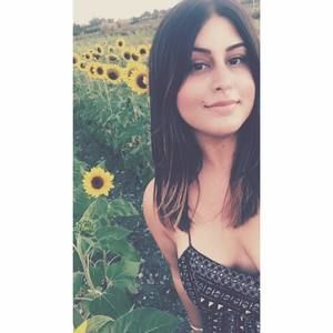 Meet your Posher, Crystal