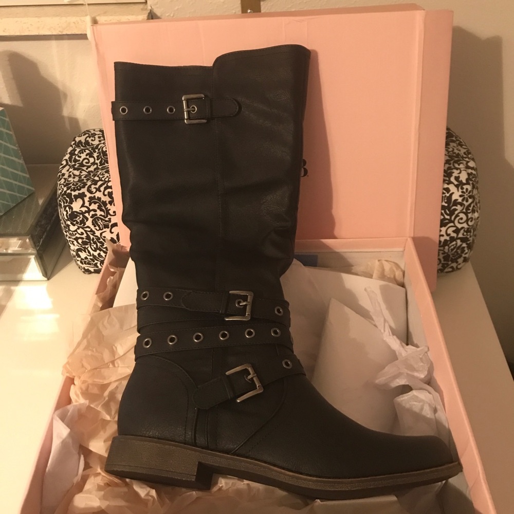 Black Wide Calf Boots