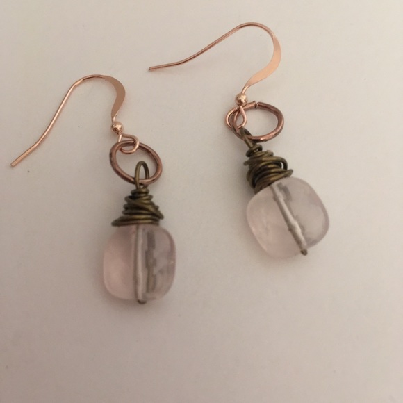 🌸 Rose Quartz Earrings - Picture 2 of 4