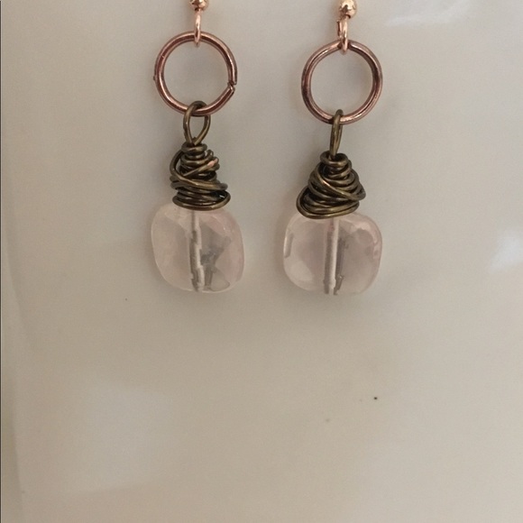 🌸 Rose Quartz Earrings - Picture 4 of 4